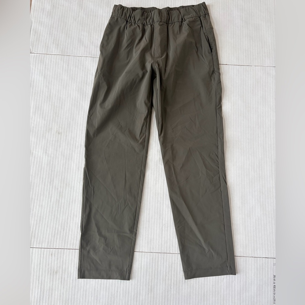Vuori Miles Ankle Pants small oregano/ moss green color.  Yoga, casual, travel